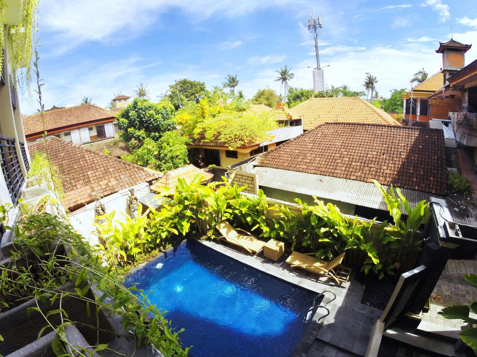 Luckys Guest House Kuta  Bagian luar foto