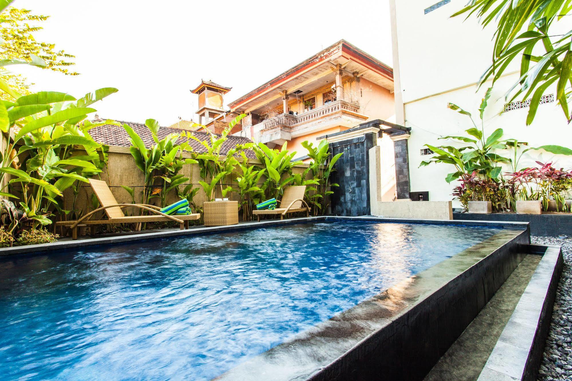 Luckys Guest House Kuta  Bagian luar foto